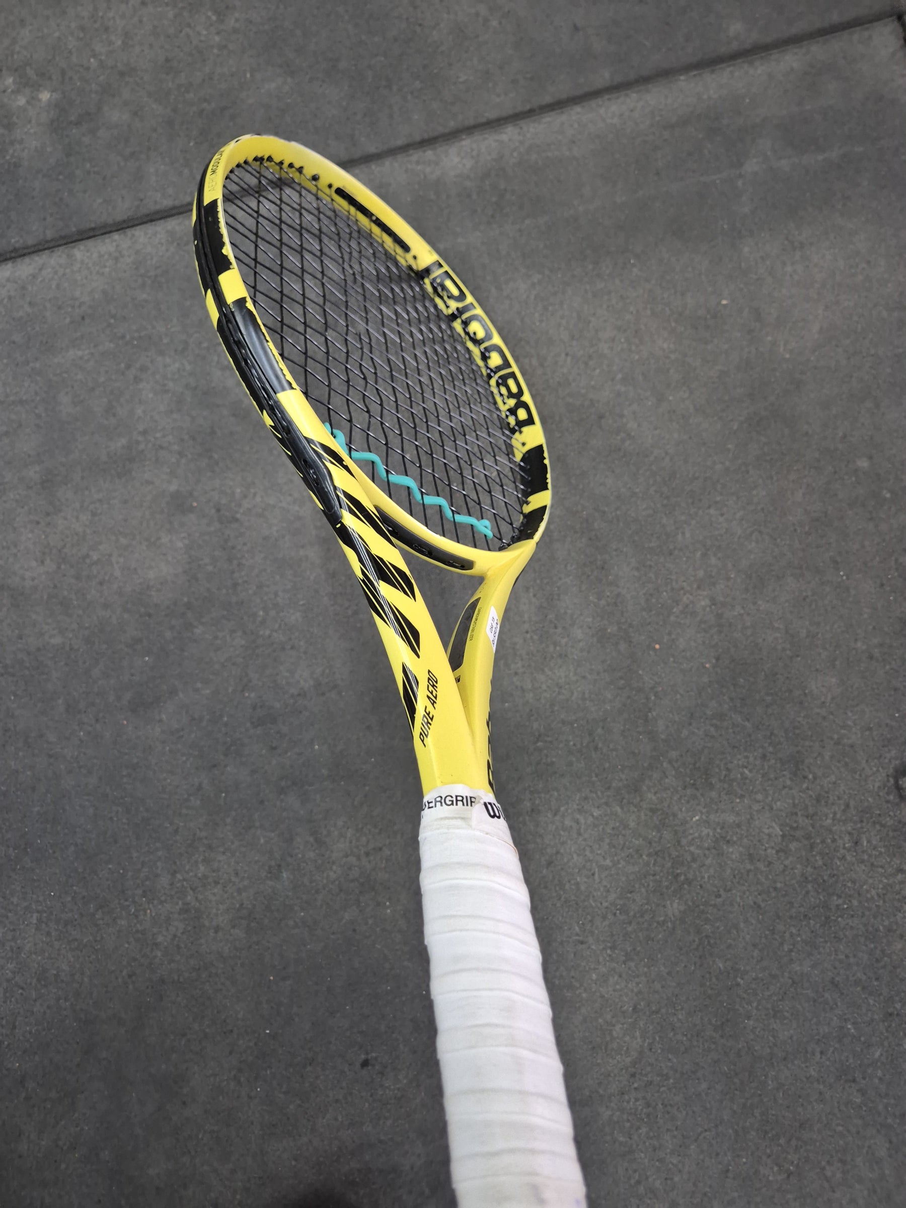 Babolat Pure Aero 100 300g CONSERTADA Usada (Produto em Estoque sob Consulta)