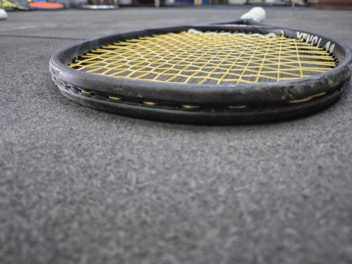 Yonex Vcore Black 98 305g Usada (Produto em Estoque sob Consulta)