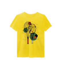 Camiseta Estonada Raquetes de Tênis – Arte Abstrata e Estilo Vintage